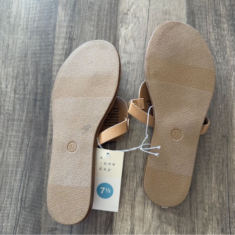 A new day Layla ornament thong sandals - Picture 8 of 9